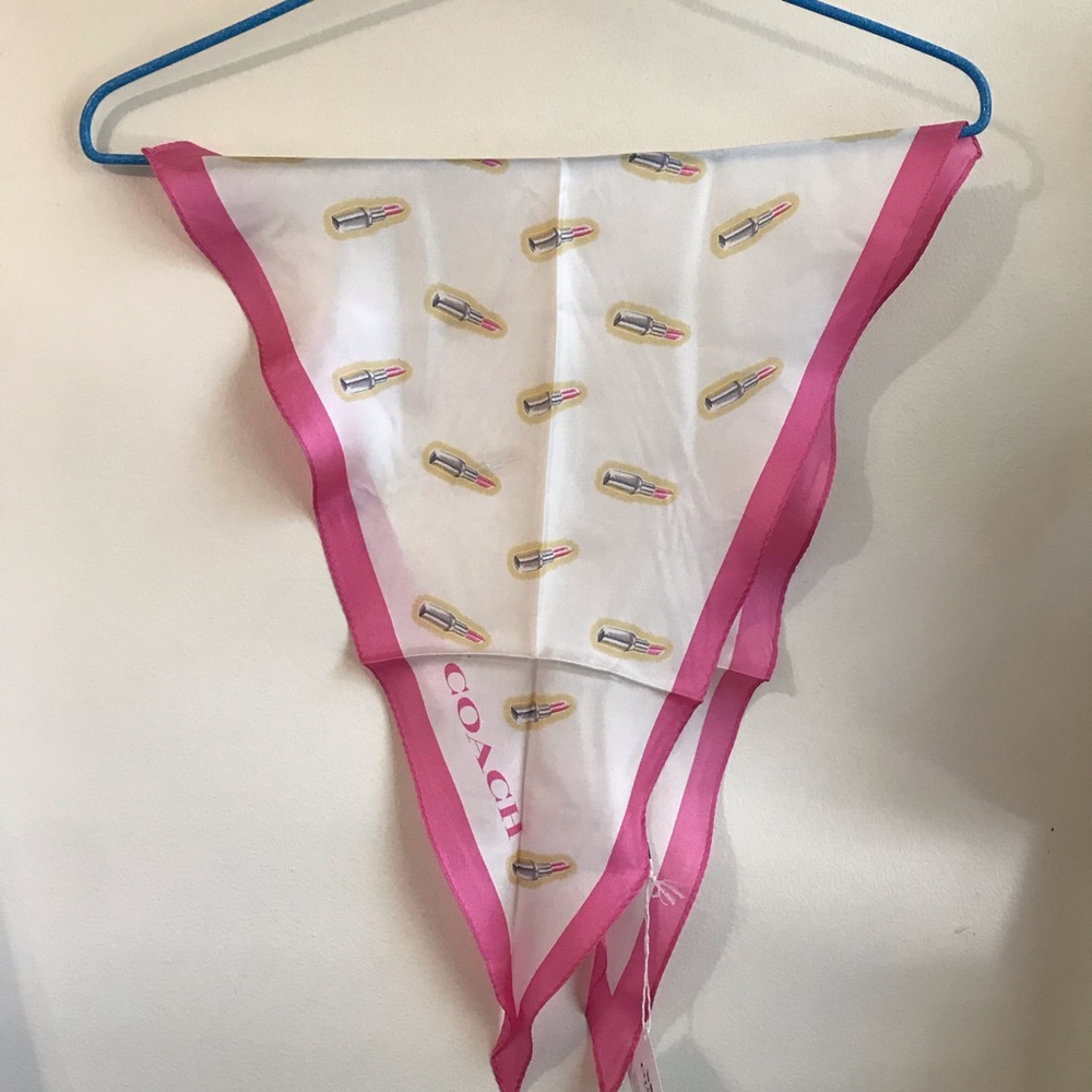 ❤️ 👄 Coach LIPSTICK PRINT SILK DIAMOND SCARF - Picture 3 of 9